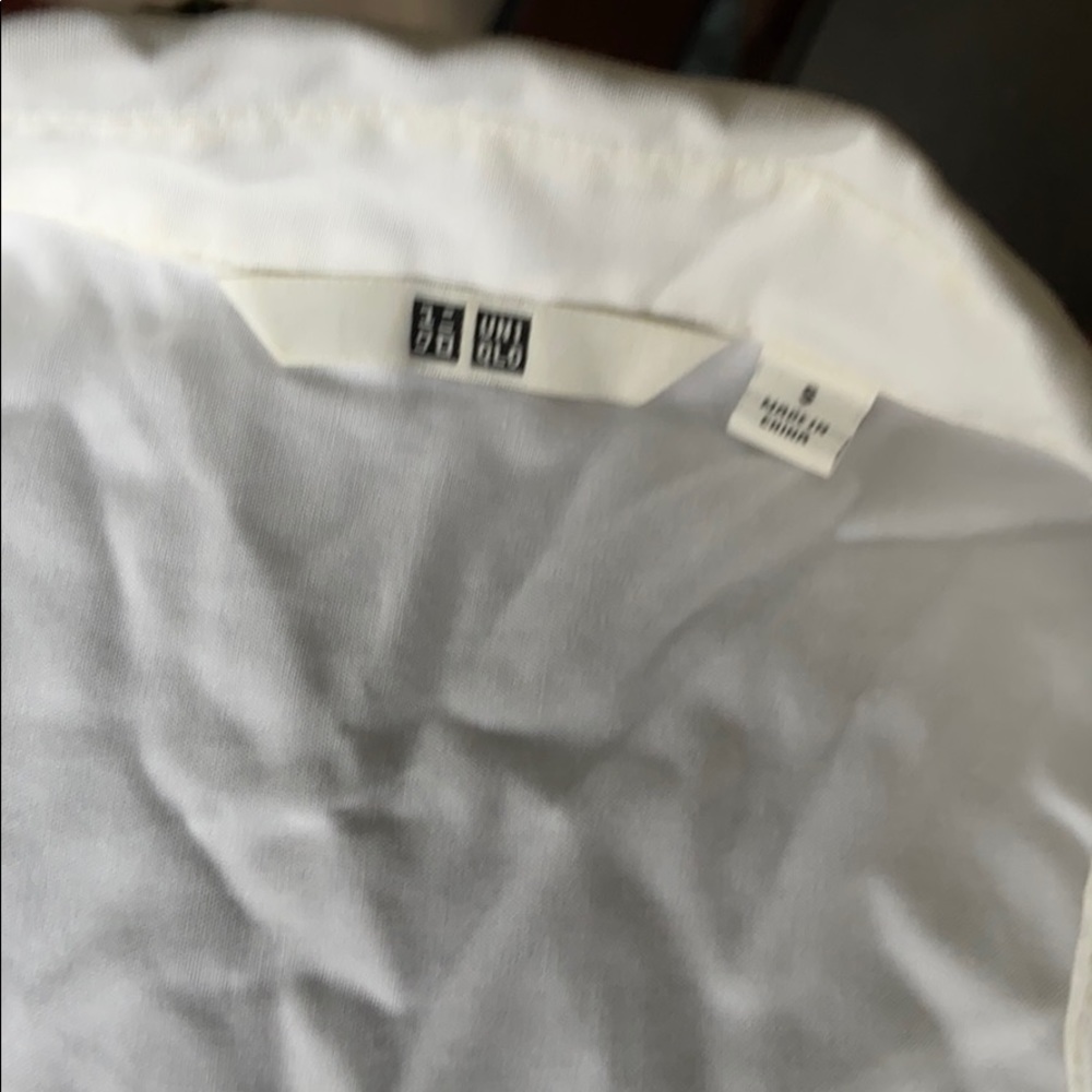 Uniqlo White Button Down Collared Tank - Picture 2 of 2